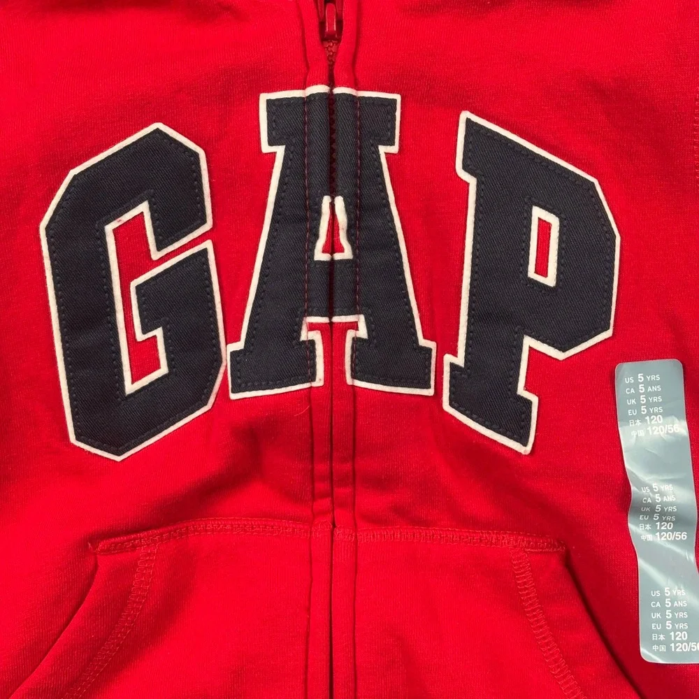 Baby‎ Gap Logo Red Zip Hoodie Logo 5T NWT Classic Cozy Giftable Wardrobe Staple